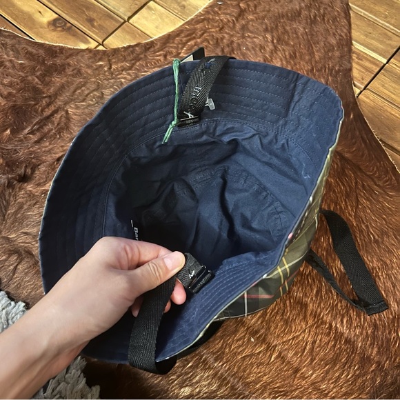 NWT Barbour and Maison Kitsune collab bucket hat - Picture 3 of 6